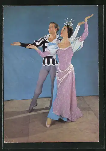 AK Scapino Ballet, Tänzerin und Tänzer in eleganter Pose, Szene aus Die Prinzessin auf der Erbse