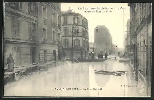 AK Levallois-Perret, La Rue Raspail, Hochwasser 1910