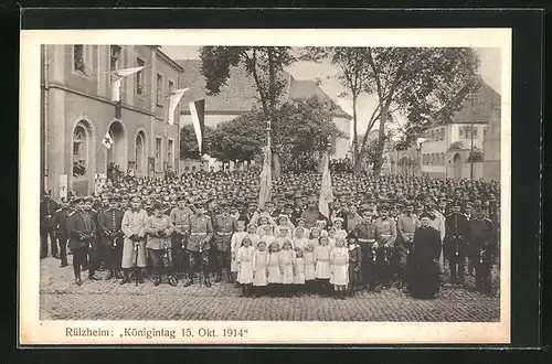 AK Rülzheim, Königintag 15. Oktober 1914, Versammlung vor dem Rathaus