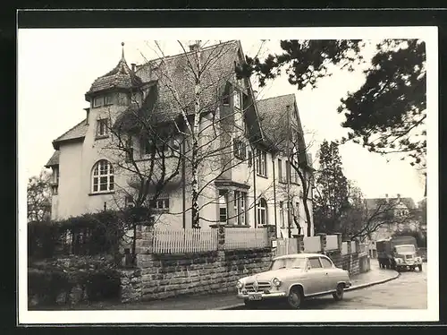 Foto-AK Borgward vor Villa