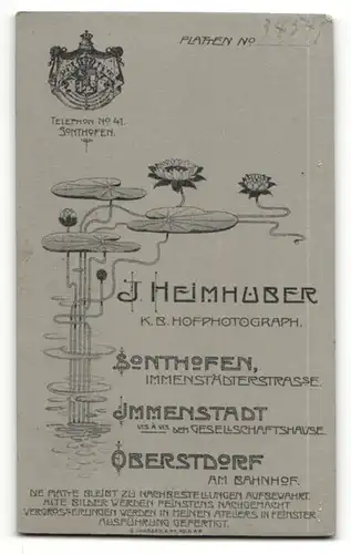 Fotografie J. Heimhuber, Sonthofen, Immenstadt, Oberstdorf, Portrait junge Dame in hübscher Kleidung mit Kragenbrosche