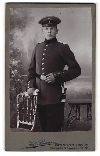 Fotografie Jul. Sievers, Strassburg i. E, junger Soldat mit Mütze