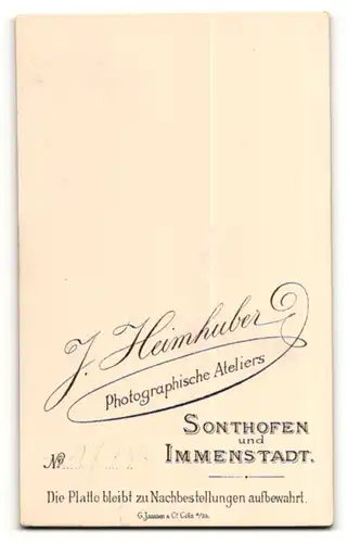 Fotografie J. Heimhuber, Sonthofen, junge Dame in Kleid mit Rüschen und Kreuzkette