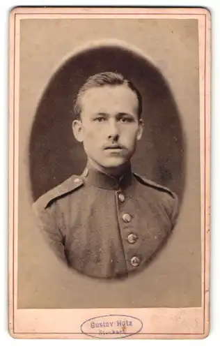 Fotografie Gustav Holz, Stockach, Portrait Soldat in Uniform