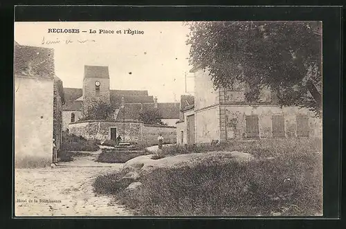 AK Recloses, La Place et l'Eglise
