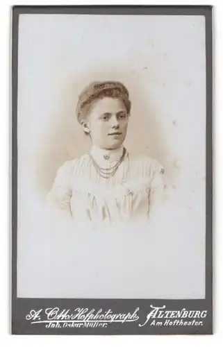 Fotografie A. Otto, Altenburg, Junge Frau in weisser Bluse
