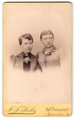 Fotografie J. F. Kolby, Zwickau i/S, Portrait zwei junge Frauen