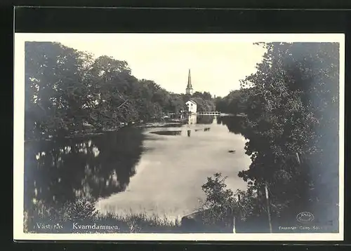 AK Västeras, Kvarndammen, See mit Kirche