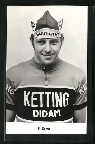 AK F. Schür, Radrennfahrer in Trikot mit Mütze