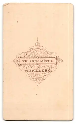 Fotografie Th. Schlüter, Pinneberg, Portrait Dame mit zusammengebundenem Haar