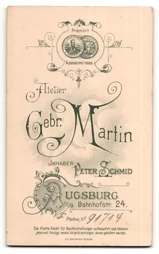 Fotografie Gebr. Martin, Augsburg, Portrait junger Herr in Abengarderobe