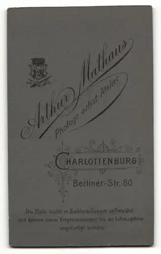 Fotografie Arthur Mathaus, Charlottenburg, Eleganter Herr mit Schnauzbart