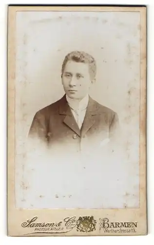 Fotografie Samson & Co., Barmen, Portrait junger Mann in Anzug