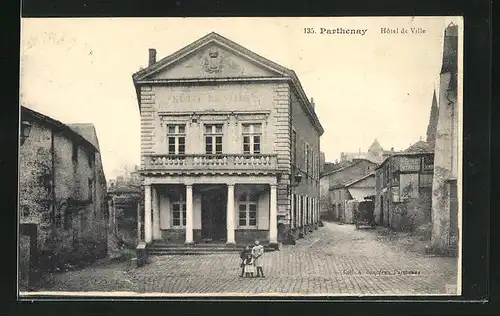 AK Parthenay, Hotel de Ville