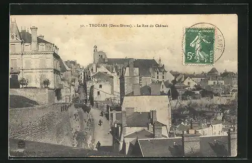 AK Thouars, La Rue du Chateau, Strassenpartie