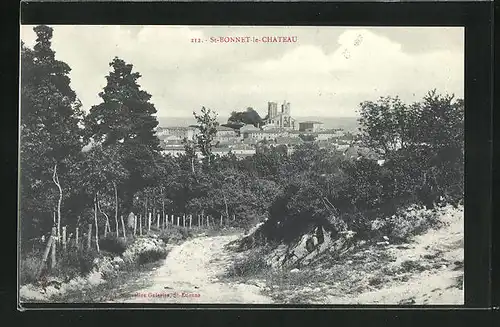 AK St-Bonnet-le-Chateau, Blick von einer Anhöhe auf den Ort