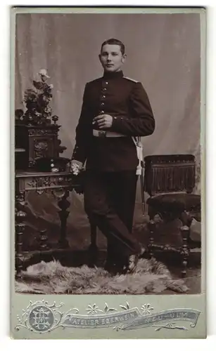 Fotografie Atelier Eberwein, Neu-Ulm, Portrait junger Soldat in Uniform