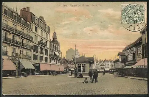 AK Troyes, Place de l`Hotel de Ville