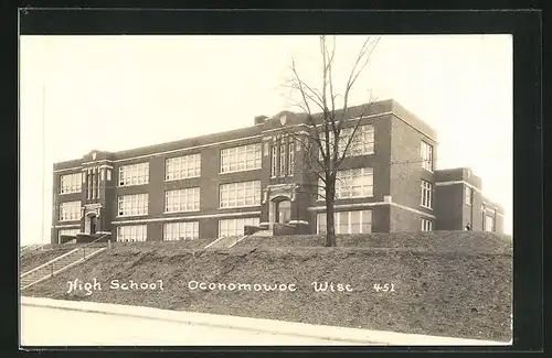 AK Oconomowoc, WI, View of High School