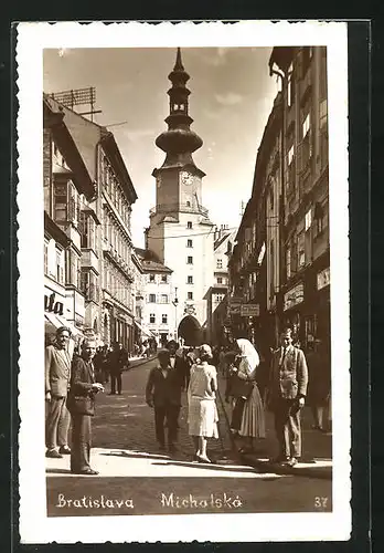 AK Bratislava, Michalská, Strassenpartie mit Uhrturm