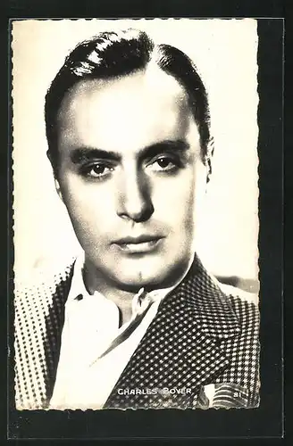 AK Schauspieler Charles Boyer ernst in die Kamera schauend