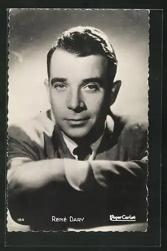 AK Schauspieler Renè Dary nachdenklich in die Kamera schauend