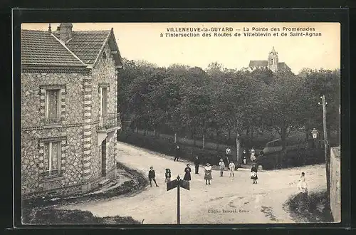 AK Villeneuve-la-Guyard, La Pointe des Promenades a l`intersection des Routes de Villeblevin et de Saint-Agnan