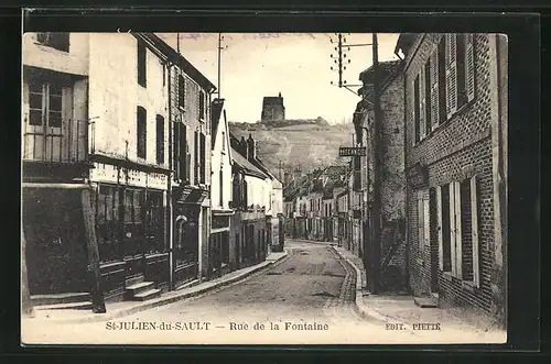 AK Saint-Julien-du-Sault, Rue de la Fontaine