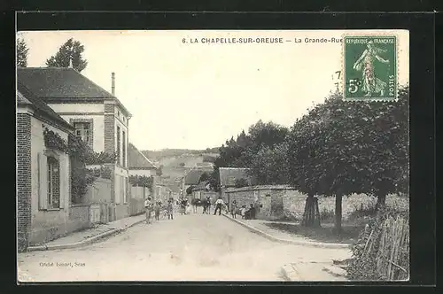 AK La Chapelle-sur-Oreuse, La Grande-Rue