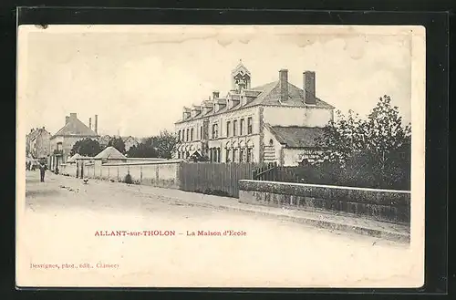 AK Aillant-sur-Tholon, La Maison d`Ecole