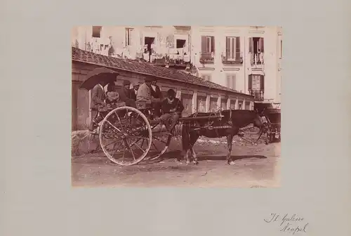 Fotografie Fotograf unbekannt, Ansicht Neapel, Il Galesso, Kutscher mit Gespann, Grossformat 42 x 31cm