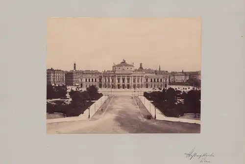 Fotografie Fotograf unbekannt, Ansicht Wien, Hofburgtheater & Parkanlage, Grossformat 42 x 31cm