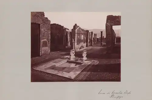 Fotografie Fotograf unbekannt, Ansicht Pompeji, Casa di Cornelio Rufo, Grossformat 42 x 31cm