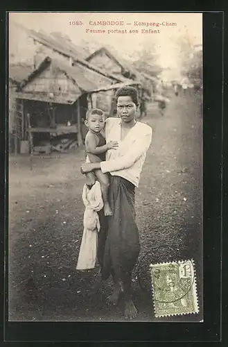 AK Kompong-Cham, Femme portant son Enfant