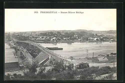 AK Fremantle, Swan River Bridge, Partie mit Strassenbahn