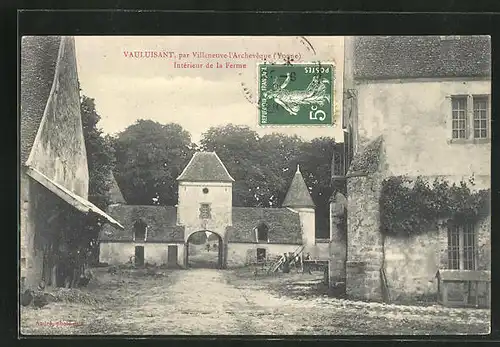 AK Vauluisant, par Villeneuve-l`Archeveque, Interieur de la Ferme