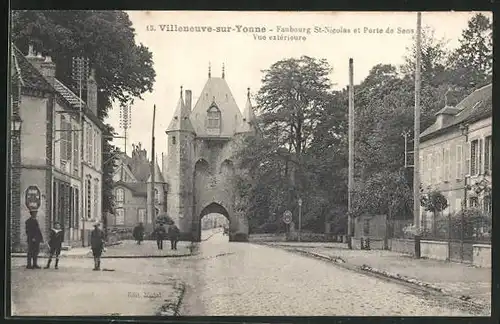 AK Villeneuve-sur-Yonne, Faubourg St-Nicolas et Porte de Sens, Vue exterieure