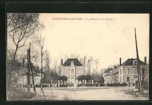 AK Migennes-Laroche, La Mairie et les Ecoles