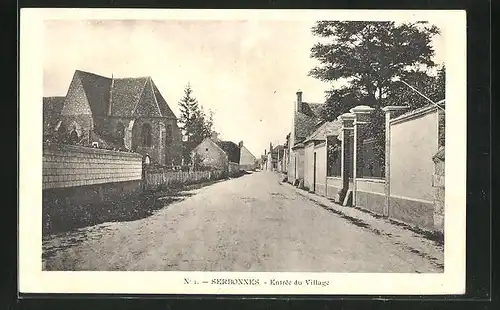 AK Serbonnes, Entree du Village, Häuserfassaden an Strasse