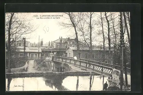 AK Laroche-Migennes, La Passerelle et la Gare