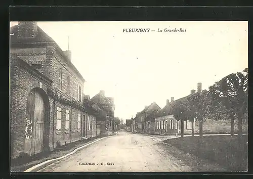 AK Fleurigny, La Grande-Rue, Häuserfassaden