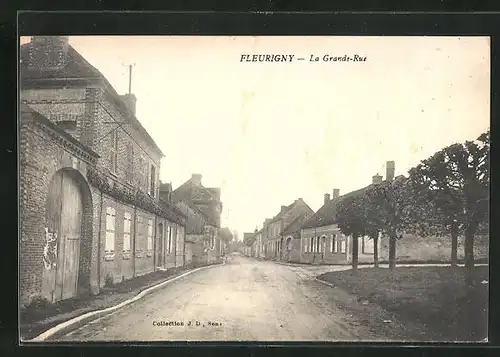 AK Fleurigny, La Grande-Rue