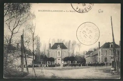 AK Migennes-Laroche, La Mairie et les Ecoles