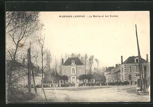 AK Migennes-Laroche, La Mairie et les Écoles