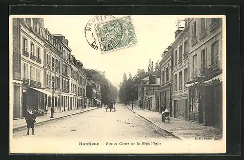 AK Honfleur, Rue et Cours de la République, Blick in die Strasse