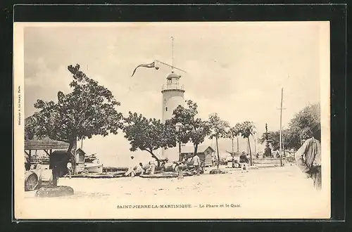 AK Saint-Pierre-La-Martinique, Le Phare et le Quai