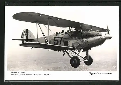 AK Flugzeug Hawker Hart in luftigen Höhen