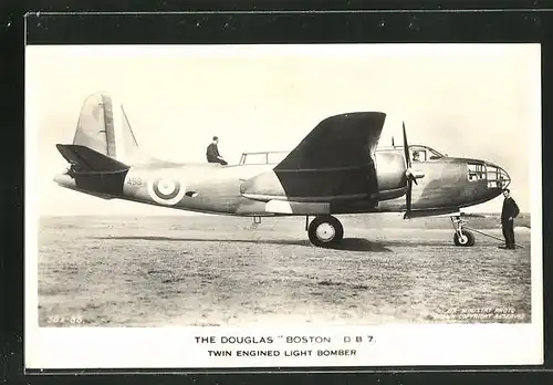 AK The Douglas Boston D B 7, twin-engined light bomer, Flugzeug vor dem Start
