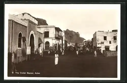 AK Aden, People on the Crater Bazaar