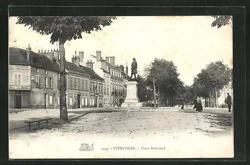 AK Pithiviers, Place Duhamel et Monument